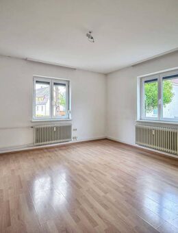 Günstige 4-Zimmer-Altbau-Wohnung OHNE BALKON in der Vorstadt - Nürtingen