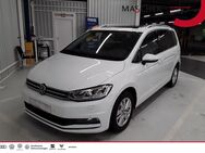 VW Touran, 2.0 TDI Highline, Jahr 2022 - Wackersdorf