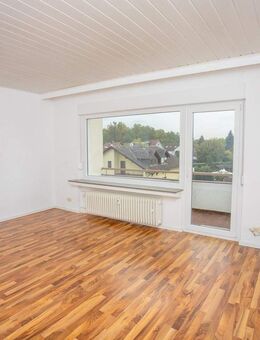 Großkrotzenburg, tolle 4-Zi.-Nichtraucher-Wohnung, 2. OG, 80 m², EBK, TL-Bad, Balkon, 950,-/NK - Großkrotzenburg