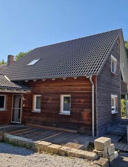 Charmantes Einfamilienhaus (Doppelhaushälfte) in nachhaltiger Holzbauweise - Eltmann