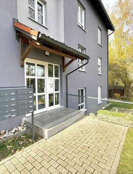 vermietete Dachgeschosswohnung mit Balkon in schöner Lage - Windischeschenbach