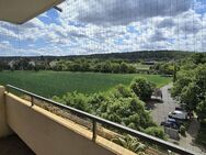 Lichtdurchflutete 2 Zimmer-Wohnung mit Weitblick, Aufzug und Tiefgaragen-Stellplatz! - Stuttgart
