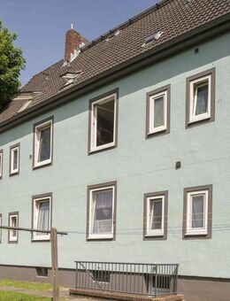Schicke renovierte 3-Zimmer-Wohnung mit Tageslichtbadezimmer mit Wanne - Wilhelmshaven
