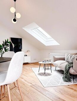 sofort frei: Helle 3 Zimmer mit Balkon und Stellplatz - neu renoviert - Leonberg (Baden-Württemberg)