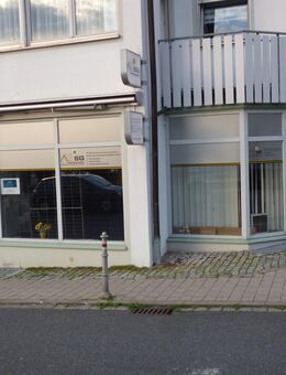 Hübsche Laden-/Gewerbeieinheit in 1 A Lage mit großen Schaufenstern! - Eckental