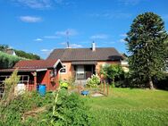MANNELLA *Mehr Platz als man denkt* Bungalow mit Wintergarten, Keller & Garage in Wolsdorf - Siegburg