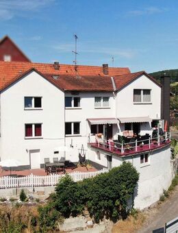 Die Gelegenheit: Gästehaus in ruhiger Lage am See - Modernisiert & vielseitig nutzbar, starke Rendite - Waldeck (Hessen)