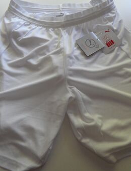 Schweiz-Swiss-Suisse Puma Fußballshorts in der Größe 44/46 neu mit Etiketten - Achim