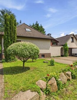 Trabbi mit Einfamilienhaus, XL-Garage, Poolhaus in Ortsrandlage von Ahlden - Ahlden (Aller)