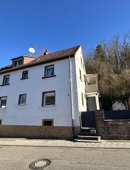 Kapitalanlage - Mehrfamilienhaus mit 3 Wohnungen - vermietet auf Eigentumsgrundstück mit 3 Garagen - Kaiserslautern