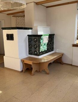 helle Dachgeschoßwohnung mit Balkon - Bernbeuren