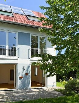 Ulm-Jungingen Doppelhaushäfte mit viel Platz, Garage im Haus, EBK inklusive - Ulm