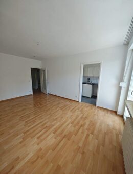 Renovierungsbedürftige 3-Zimmerwohnung mit Garten und Balkon PROVISIONSFREI! - München