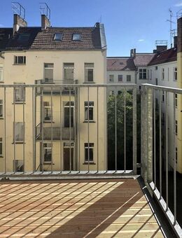Mitten im lebendigen Friedrichshainer Kiez! Helle Altbauwohnung im 4. OG mit Südbalkon - Berlin