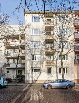Bezugsfreie 3-Zimmerwohnung mit Stellplatz - Berlin