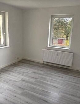 Neu - Sanierte kleine Familienwohnung, 3 Raum Wohnung in Zschornewitz - Gräfenhainichen