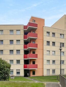 Zentral & komfortabel: 3-Zimmer-Wohnung mit Balkon & Einbauküche - Bergisch Gladbach