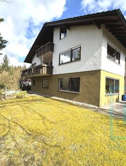 Einfamilienhaus mit Einliegerwohnung und Doppelgarage in sehr ruhiger Lage (Großer Garten) - Mainhardt