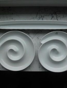 Galzone Denmark Porzellan weiß: 2 Spiralschalen + 1 Olivenschiffchen, 3 Servierschalen, nordisches Design zus. 9,- - Flensburg