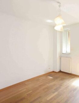 Charmante 3-Zimmer-Altbauwohnung mit Süd-Balkon in München! - München