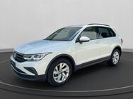 VW Tiguan, 2.0 TDI Life, Jahr 2021 - Gaggenau