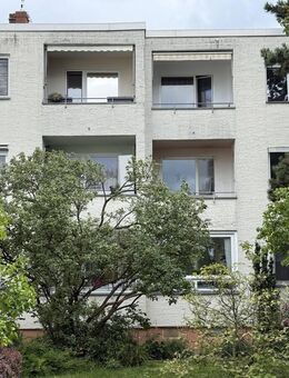 Bezugsfreie Balkonwohnung in grüner Wohnlage, in Mariendorf ***Wannenbad*** - Berlin