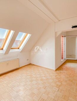 FLORAKIEZ! INTERESSANTE DACHGESCHOSSWOHNUNG MIT TERRASSE IN GEPFLEGTEM ALTBAU! PROVISIONSFREI! - Berlin