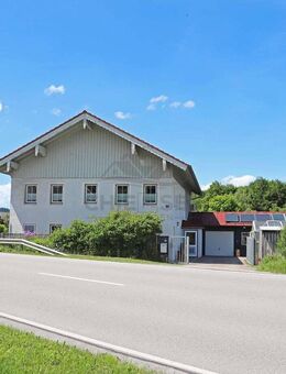 Wohnhaus mit zwei Wohneinheiten auf 1666m² Grundstück in Siegsdorf - Siegsdorf