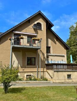Exklusives Einfamilienhaus mit Einliegerwohnung und außergewöhnlichem Grundstück - Riesa