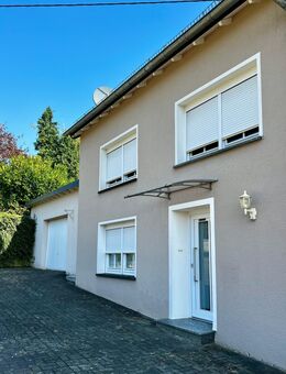 Einfamilienhaus in Top Lage, mit Garage zu verkaufen - Arzfeld