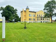 Wohnen im Gutshaus von Leezen: Großzügige 2-Zimmer-Wohnung mit herrlichem Ausblick in den Garten - Leezen (Mecklenburg-Vorpommern)