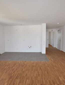 Moderne 2-Zimmer-Wohnung in Offenbach mit Balkon und Parkplatz - Offenbach (Main)