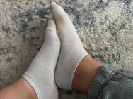 Getragene Socken auf der Arbeit - Gyhum