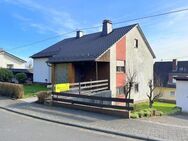 Gepflegtes Einfamilienhaus mit Einliegerwohnung in bester Lage von Westerburg - Westerburg