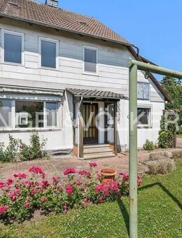 SANIERUNGSOBJEKT MIT POTENZIAL: GROßZÜGIGE DOPPELTHAUSHÄLFTE IN GROß DENKTE - Denkte