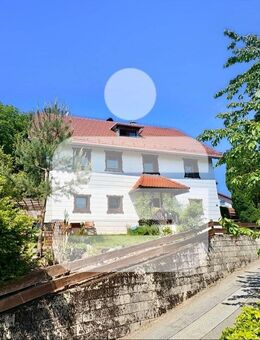 Gepflegte Dachgeschosswohnung mit Charme - 2,5 Zimmer in Saldenburg/ Nähe Tittling! - Saldenburg