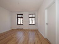 NEU renovierte 3-Raum-Balkon-Wohnung mit Abstellraum und Balkon - Zwickau