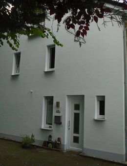 Top ausgestattete, zentrumsnahe Doppelhaushälfte mit Garage, Stellplatz, Terrasse und Garten ! - Unna