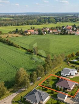 MODERNER BUNGALOW MIT WÄRMEPUMPE & EBK - Regis-Breitingen