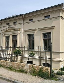 Mediterranes Wohnen in klassizistischer Villenhälfte - Potsdam