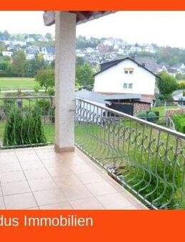 Renovierte 2 Zimmerwohnung mit Sonnenbalkon in einem gepflegten Umfeld wartet auf 1 Person als Mieter-/in! - Hohenstein (Hessen)