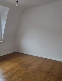 Dachgeschoss-Wohnung mit 4-ZKB in zentraler Lage von Saarbrücken! - Saarbrücken