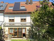 Schönes, gepflegtes Reihenhaus m. ausgebautem DG in Schweinfurt-Eselshöhe - Schweinfurt