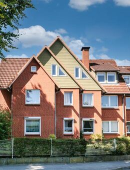 Sofort einziehen! Modernisierte 3-Zimmer-Hochparterrewohnung mit Terrasse & Tiefgaragenstellplatz - Mölln (Schleswig-Holstein)