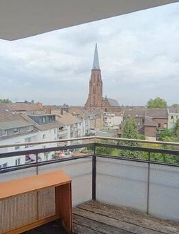 Krefeld-City, Ostwall 71 - 2-Zimmer-Wohnung mit 2 Balkonen ab August zu mieten !!! - Krefeld