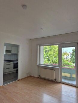 Helle 2-Zimmer Wohnung mit Balkon und 2 Tiefgaragenstellplätze in Bobenheim-Roxheim - Bobenheim-Roxheim