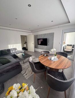 "Luxus trifft Design - kernsanierte 2,5 -Zimmer-Wohnung mit Vollausstattung" - Steinenbronn