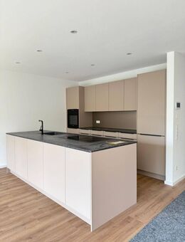 Hochwertige Neubauwohnung im 1. OG - Ruhige Lage in Hilzingen - Hilzingen