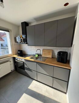 2 ZKB im Herzen von Bensheim mit Stellplatz & Küche / zentral & ruhig / - Bensheim