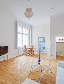 IMMOBERLIN.DE - Wunderbare Lage! Schöne helle Altbauwohnung am Bosepark - Berlin